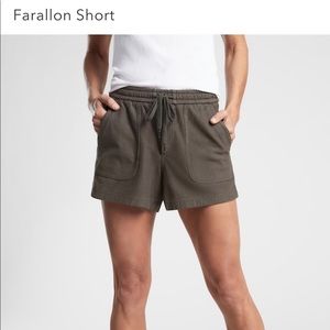 Athleta Farallon Shorts, size 4 cypress green